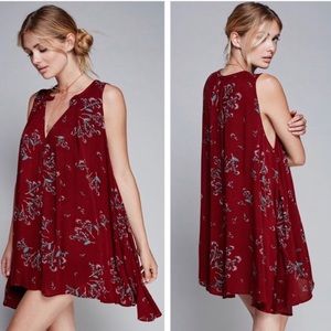 FREE PEOPLE Tree Swing Burgundy Floral Tunic 🌼